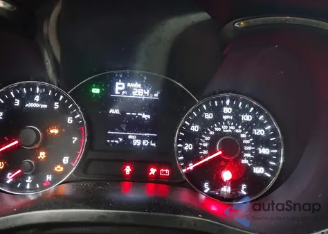 2018 Kia Forte Lx z USA, uszkodzony, nr VIN 3KPFK4A72JE198774